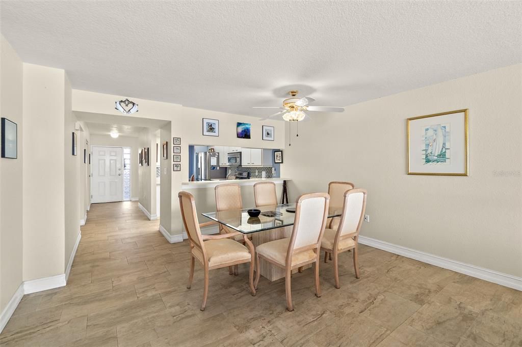 待售: $400,000 (2 贝兹, 2 浴室, 1511 平方英尺)