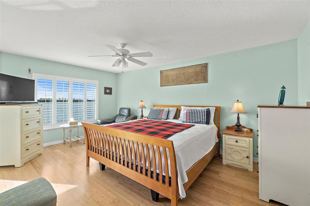 待售: $400,000 (2 贝兹, 2 浴室, 1511 平方英尺)