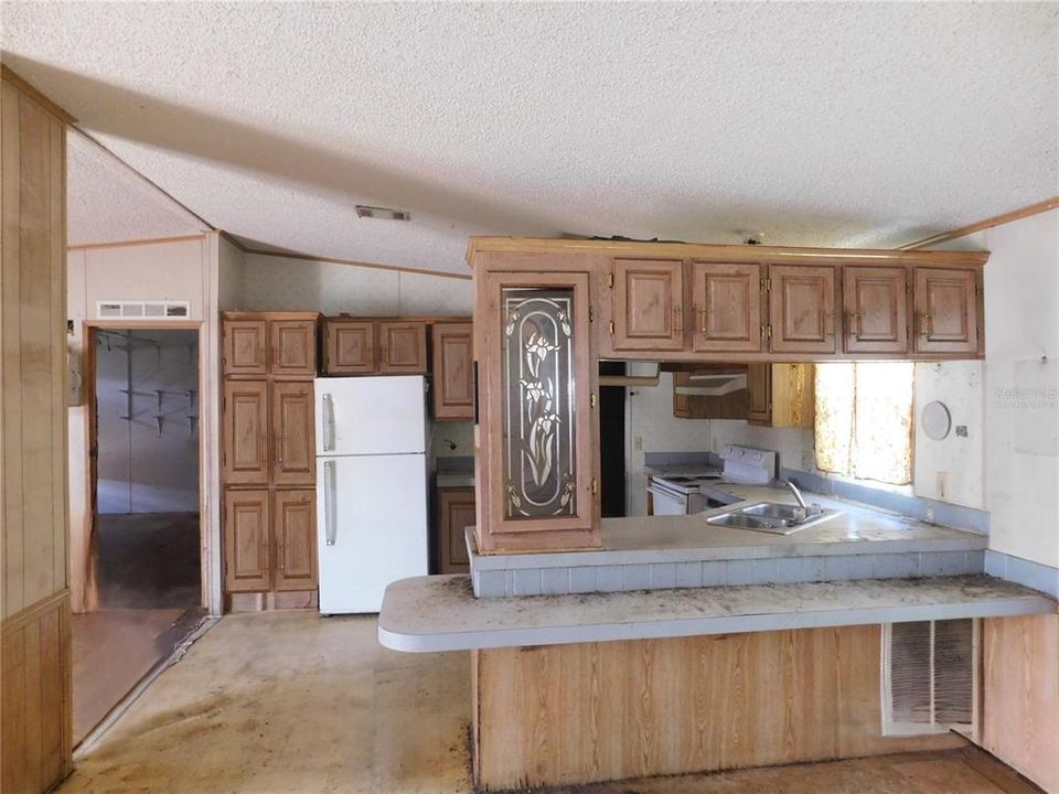 For Sale: $89,900 (2 beds, 2 baths, 1680 Square Feet)