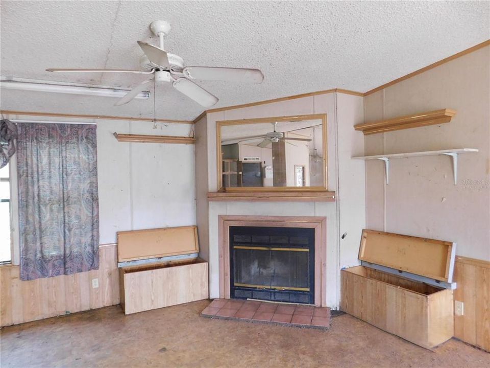 For Sale: $89,900 (2 beds, 2 baths, 1680 Square Feet)