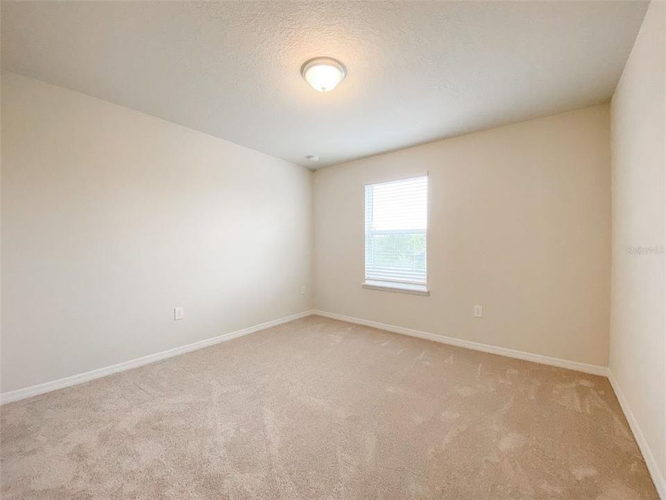 出租: $3,580 (7 贝兹, 5 浴室, 3281 平方英尺)