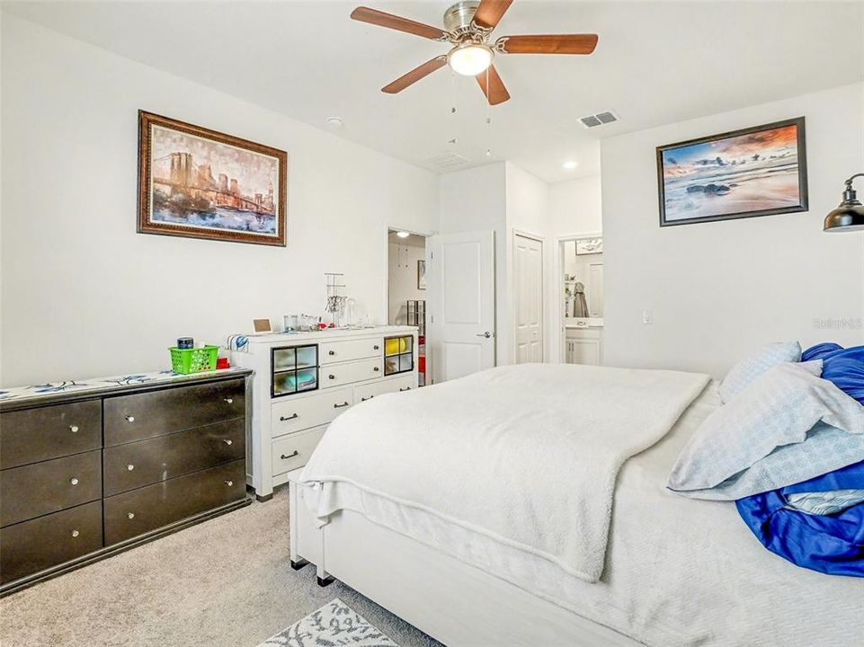 На продажу: $420,000 (4 спален, 3 ванн, 2110 Квадратных фут)