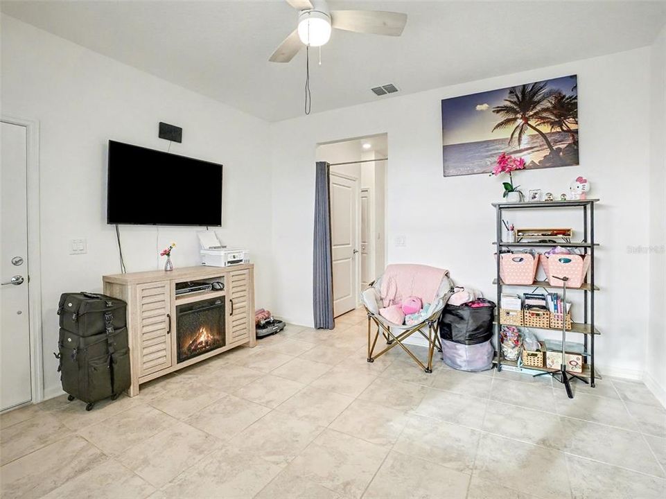 На продажу: $420,000 (4 спален, 3 ванн, 2110 Квадратных фут)