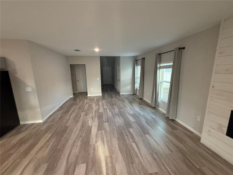 For Sale: $415,000 (5 beds, 3 baths, 2479 Square Feet)