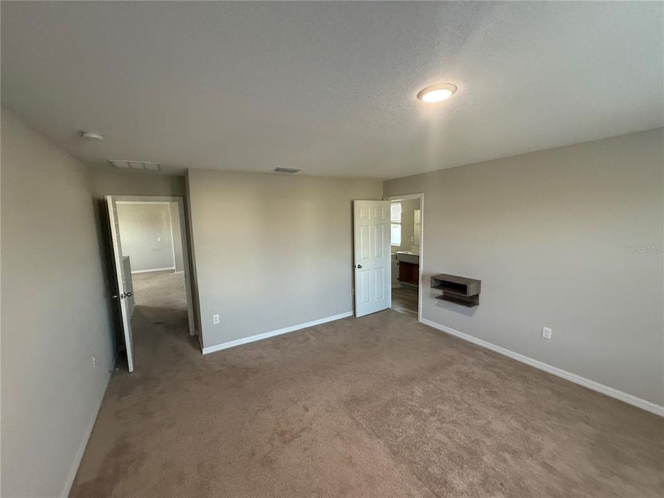 For Sale: $415,000 (5 beds, 3 baths, 2479 Square Feet)