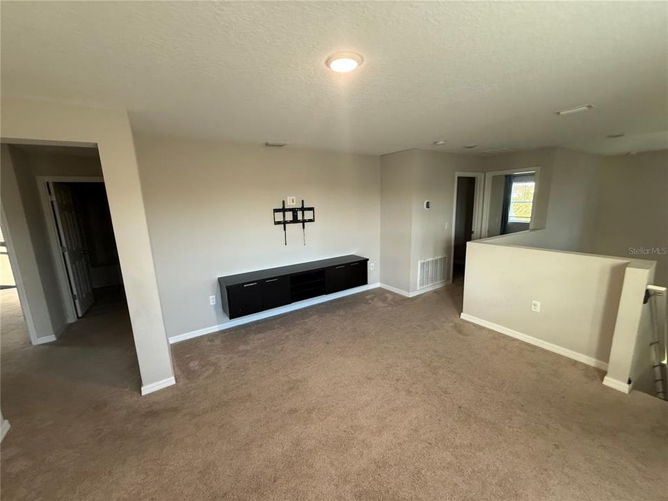 For Sale: $415,000 (5 beds, 3 baths, 2479 Square Feet)