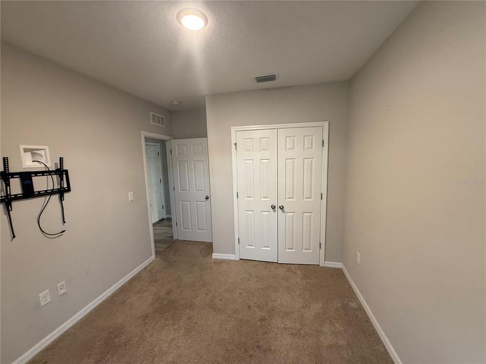 For Sale: $415,000 (5 beds, 3 baths, 2479 Square Feet)