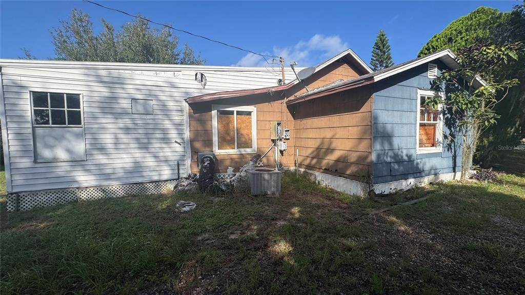 For Sale: $97,000 (3 beds, 1 baths, 1124 Square Feet)