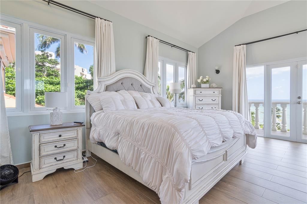 En Venta: $3,999,000 (6 camas, 6 baños, 4674 Pies cuadrados)