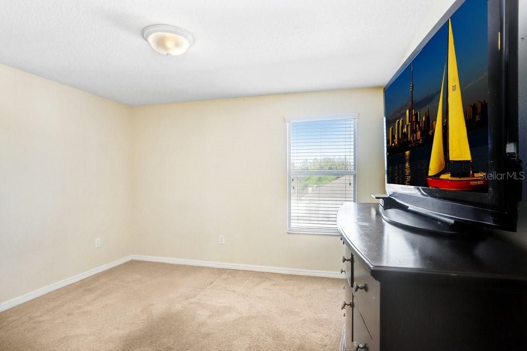 待售: $490,000 (5 贝兹, 2 浴室, 3121 平方英尺)