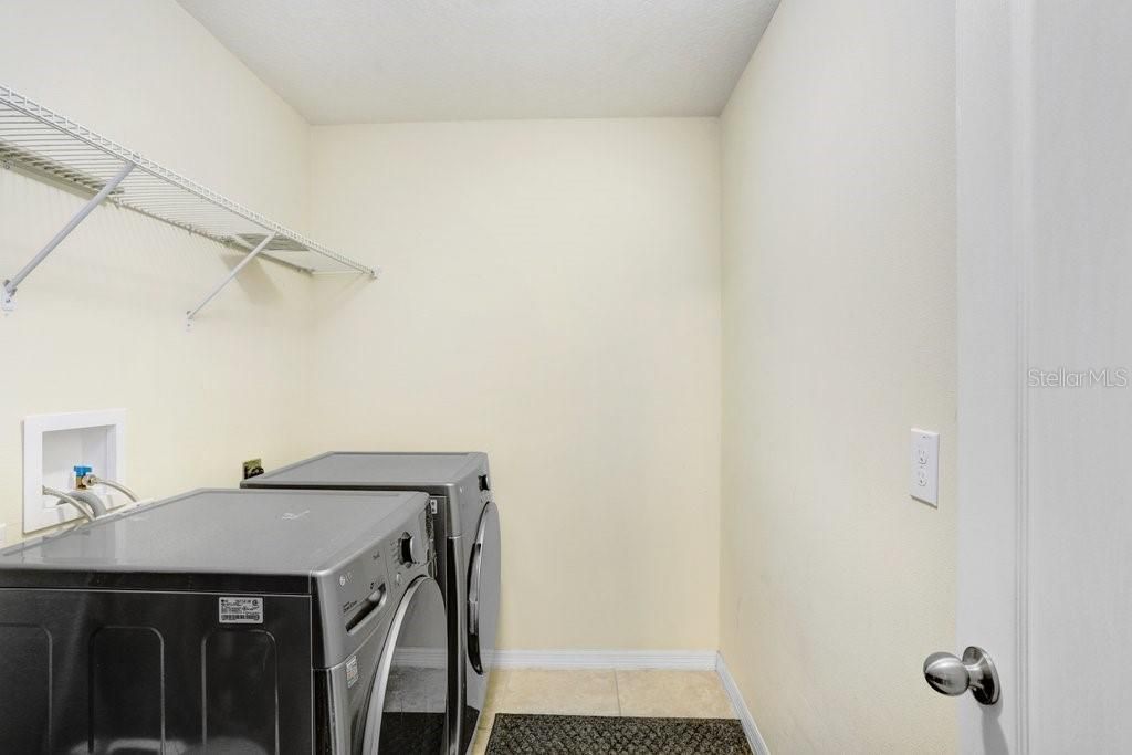 待售: $490,000 (5 贝兹, 2 浴室, 3121 平方英尺)