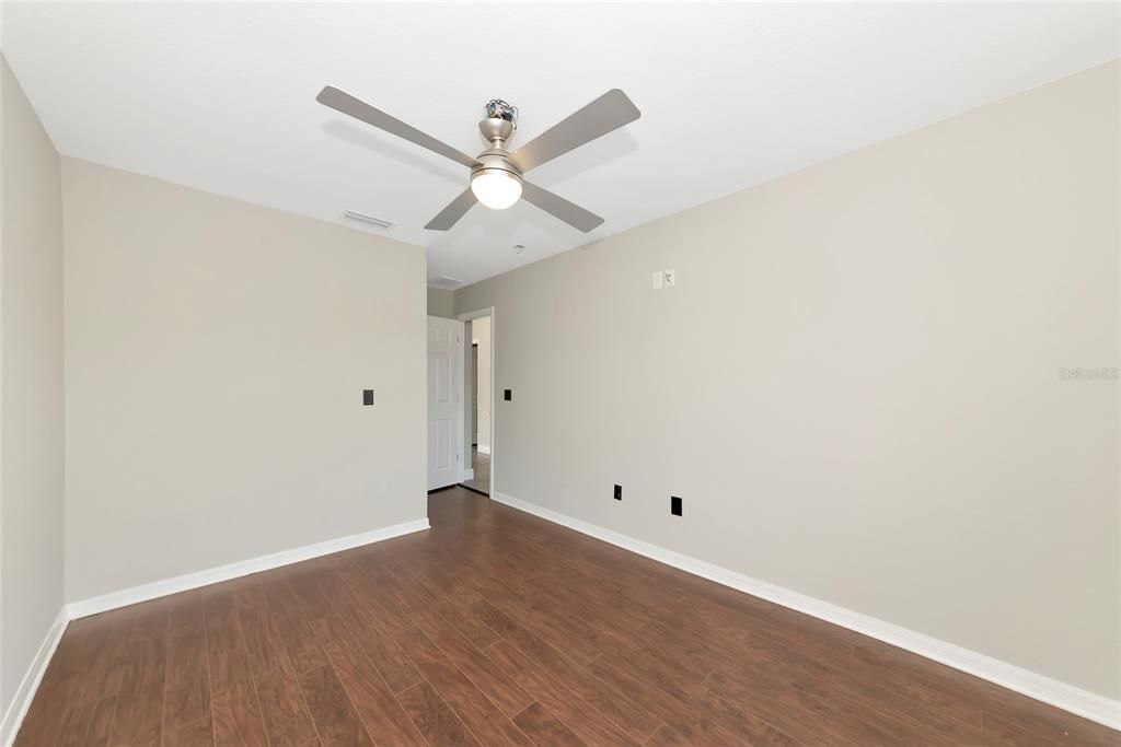 En Venta: $415,000 (4 camas, 2 baños, 2253 Pies cuadrados)