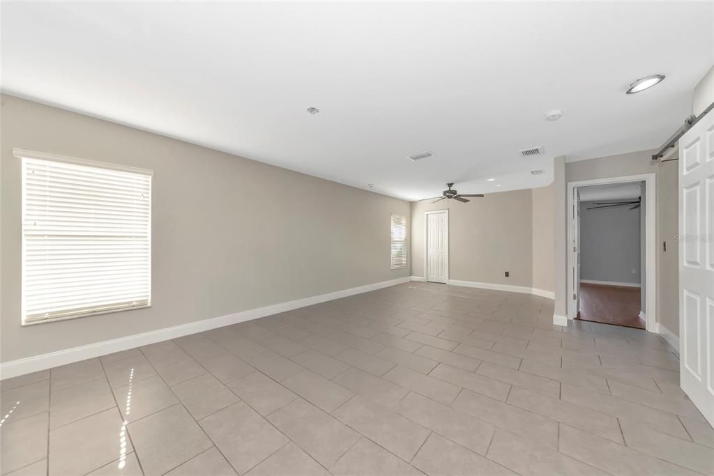 En Venta: $415,000 (4 camas, 2 baños, 2253 Pies cuadrados)