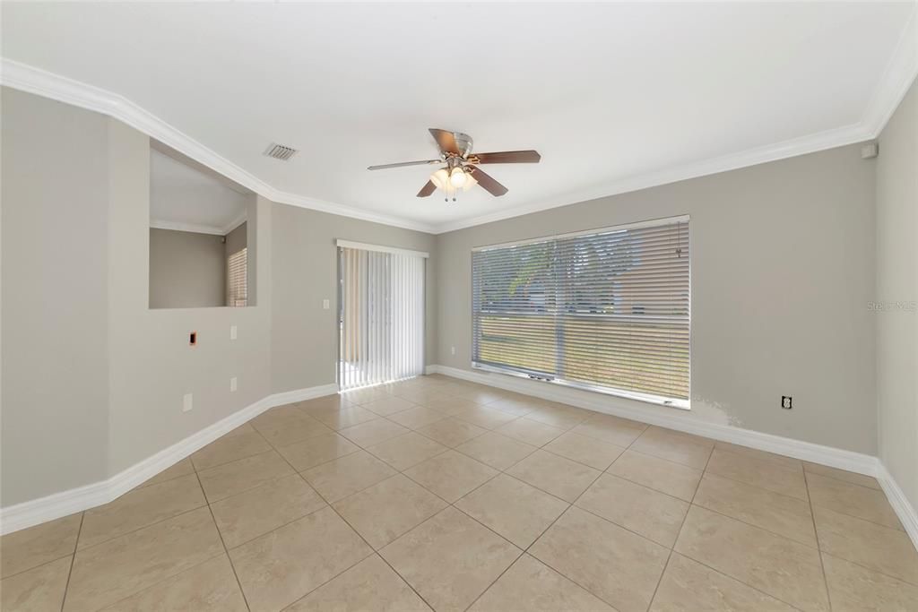 En Venta: $415,000 (4 camas, 2 baños, 2253 Pies cuadrados)