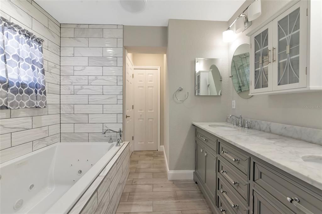 En Venta: $415,000 (4 camas, 2 baños, 2253 Pies cuadrados)