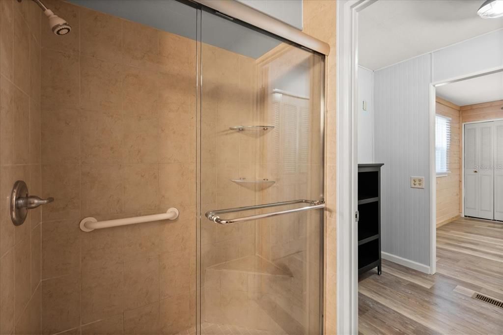 待售: $165,000 (2 贝兹, 2 浴室, 624 平方英尺)