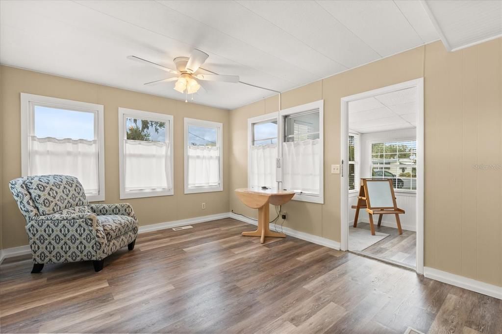 待售: $165,000 (2 贝兹, 2 浴室, 624 平方英尺)