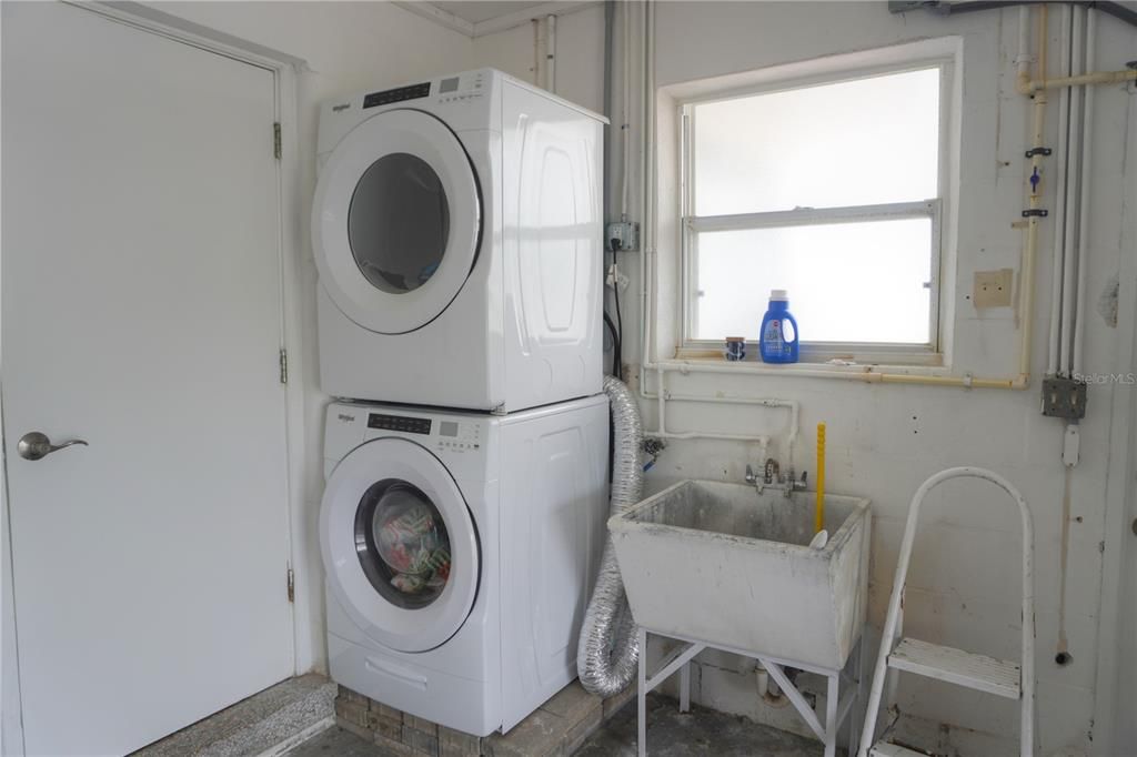 出租: $3,500 (2 贝兹, 2 浴室, 1108 平方英尺)