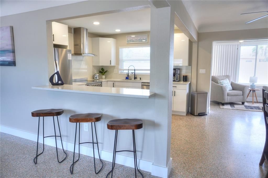 出租: $3,500 (2 贝兹, 2 浴室, 1108 平方英尺)