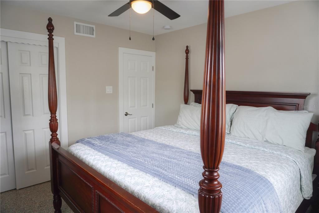 出租: $3,500 (2 贝兹, 2 浴室, 1108 平方英尺)