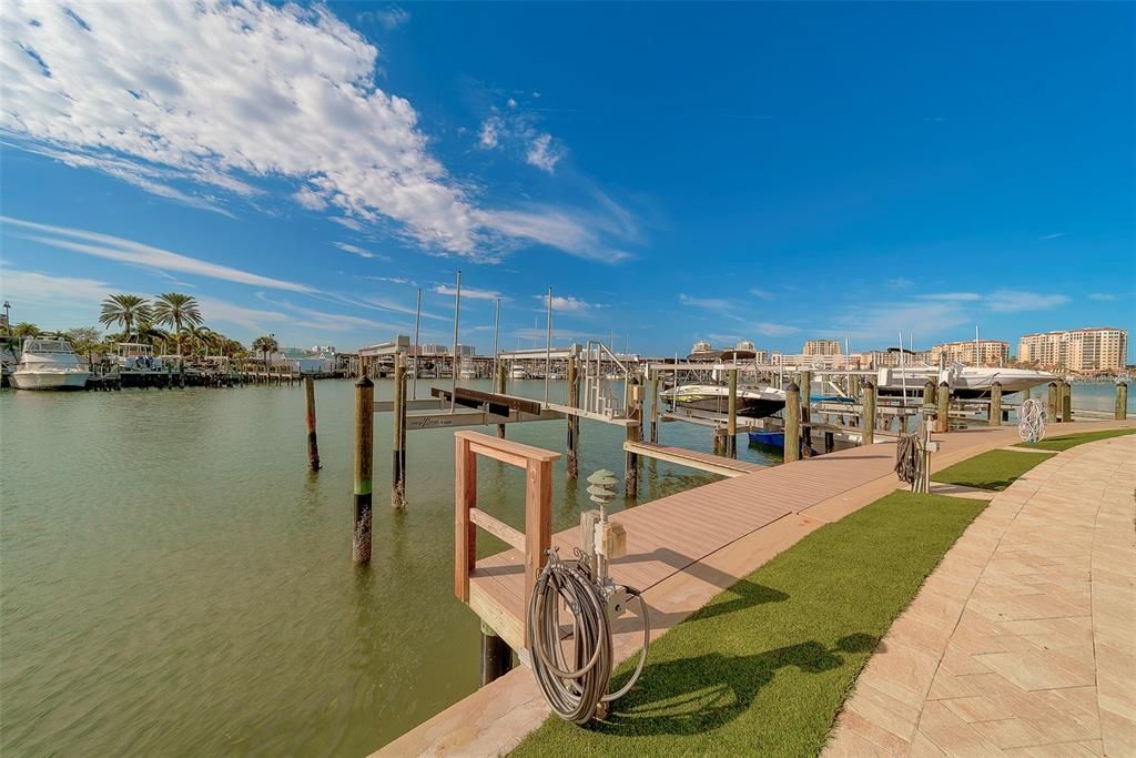 На продажу: $475,000 (2 спален, 2 ванн, 784 Квадратных фут)