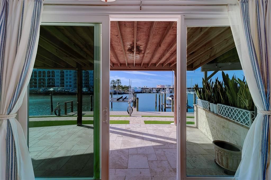 На продажу: $475,000 (2 спален, 2 ванн, 784 Квадратных фут)