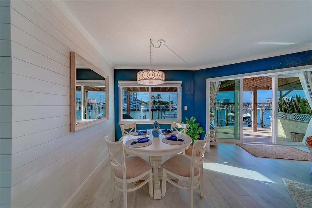 На продажу: $475,000 (2 спален, 2 ванн, 784 Квадратных фут)