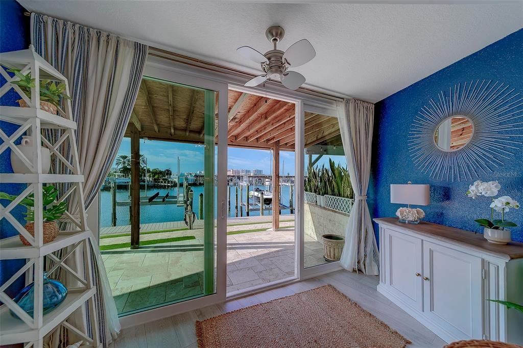 На продажу: $475,000 (2 спален, 2 ванн, 784 Квадратных фут)