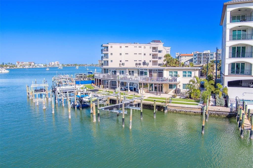 На продажу: $475,000 (2 спален, 2 ванн, 784 Квадратных фут)