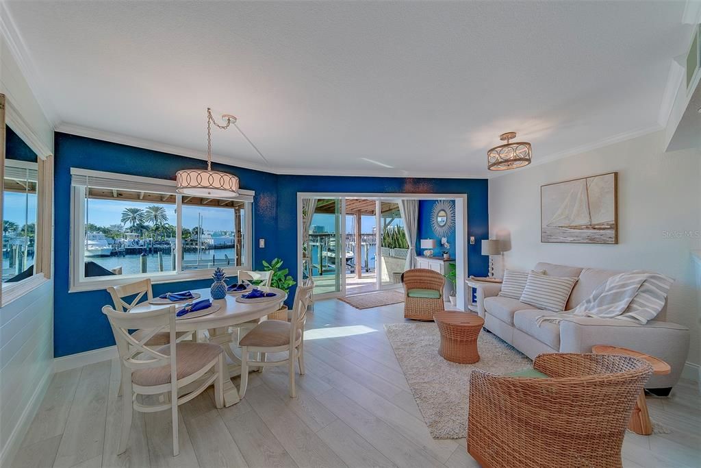 На продажу: $475,000 (2 спален, 2 ванн, 784 Квадратных фут)