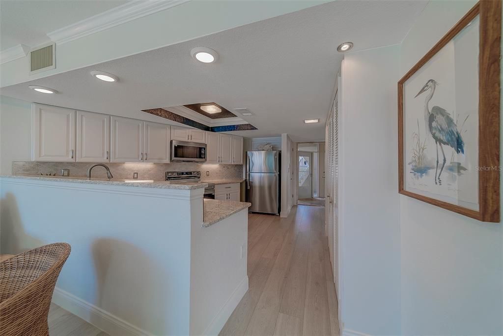 На продажу: $475,000 (2 спален, 2 ванн, 784 Квадратных фут)