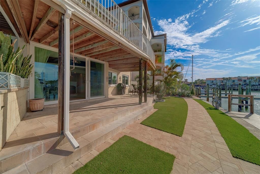 На продажу: $475,000 (2 спален, 2 ванн, 784 Квадратных фут)