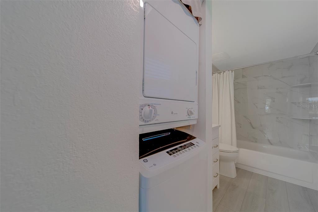 На продажу: $475,000 (2 спален, 2 ванн, 784 Квадратных фут)