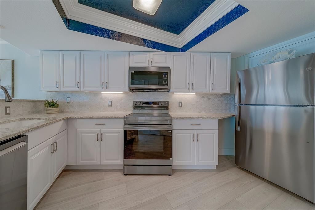 На продажу: $475,000 (2 спален, 2 ванн, 784 Квадратных фут)