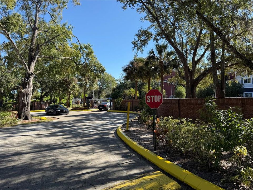 На продажу: $135,000 (1 спален, 1 ванн, 581 Квадратных фут)