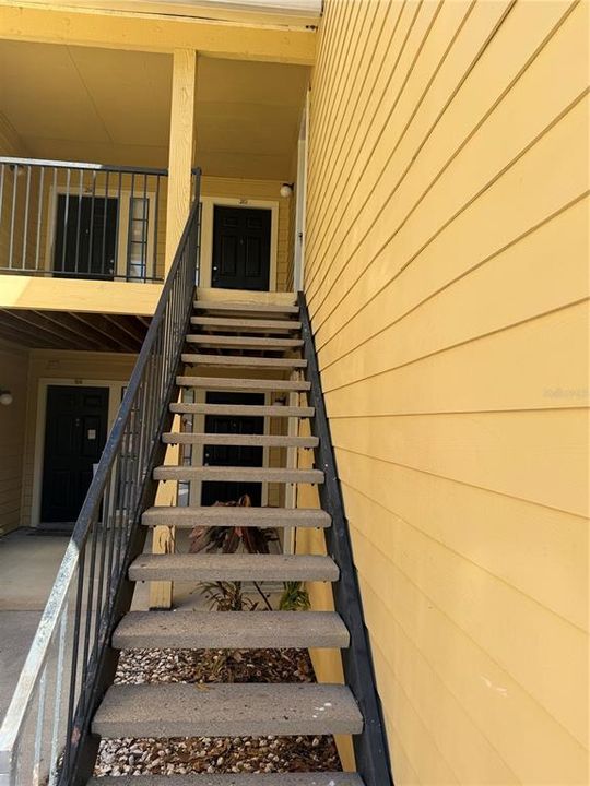 На продажу: $135,000 (1 спален, 1 ванн, 581 Квадратных фут)