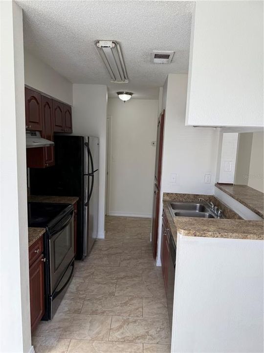 На продажу: $135,000 (1 спален, 1 ванн, 581 Квадратных фут)