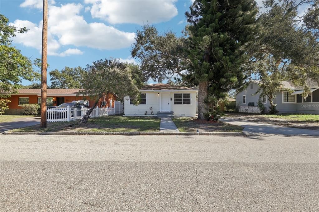 For Sale: $299,900 (3 beds, 1 baths, 1346 Square Feet)