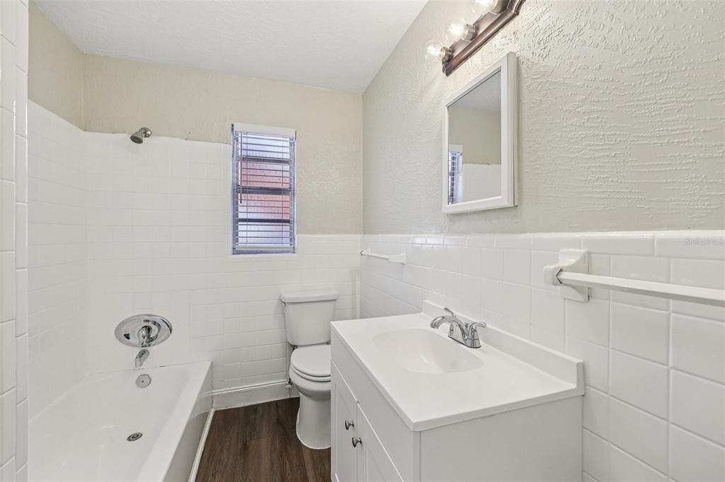 For Sale: $299,900 (3 beds, 1 baths, 1346 Square Feet)