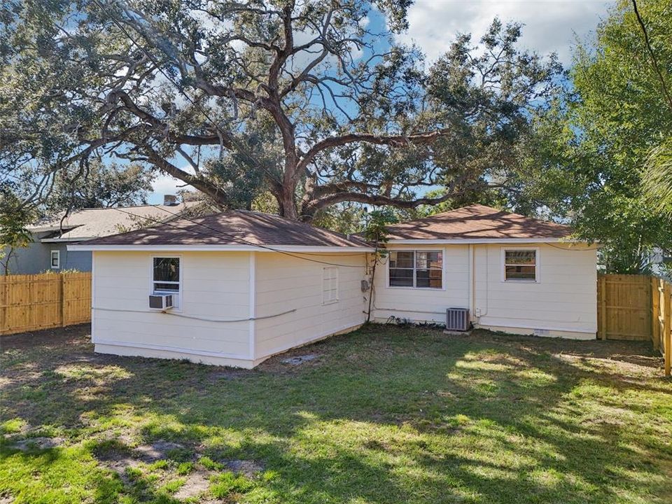 For Sale: $299,900 (3 beds, 1 baths, 1346 Square Feet)