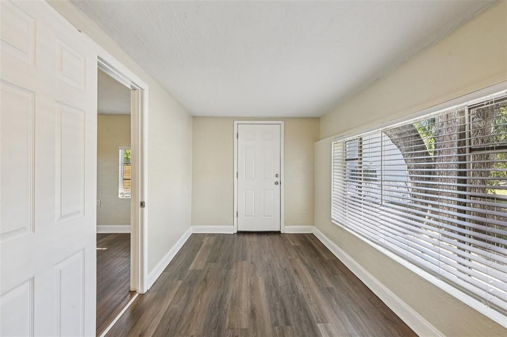 For Sale: $299,900 (3 beds, 1 baths, 1346 Square Feet)