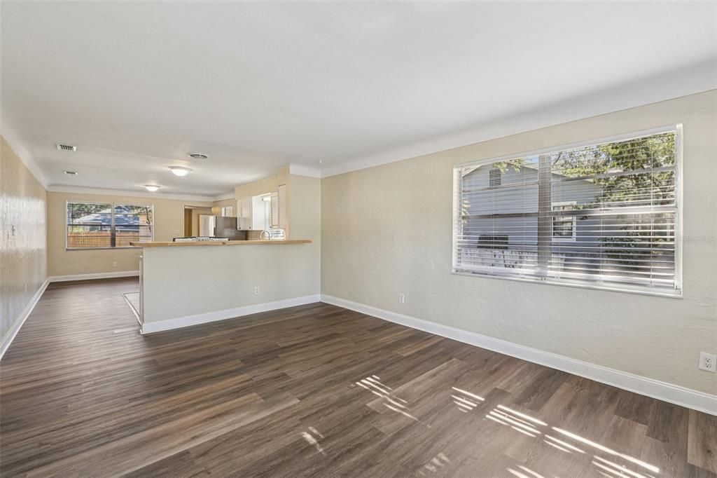 For Sale: $299,900 (3 beds, 1 baths, 1346 Square Feet)