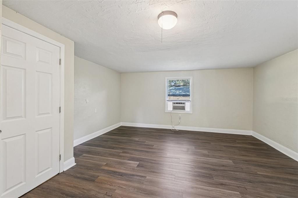 For Sale: $299,900 (3 beds, 1 baths, 1346 Square Feet)