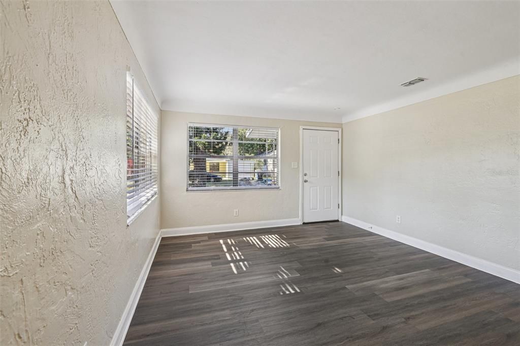 For Sale: $299,900 (3 beds, 1 baths, 1346 Square Feet)