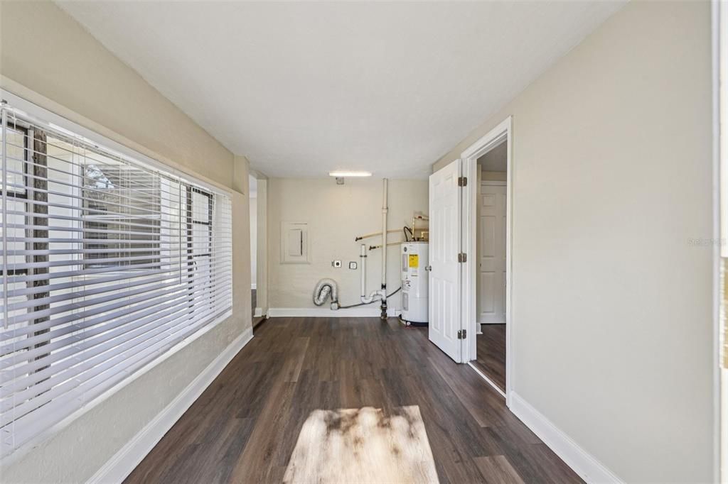 For Sale: $299,900 (3 beds, 1 baths, 1346 Square Feet)