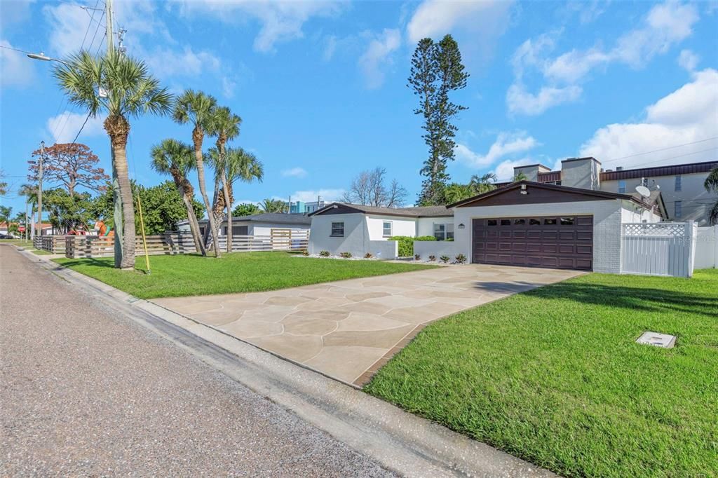 For Sale: $549,999 (3 beds, 2 baths, 1680 Square Feet)