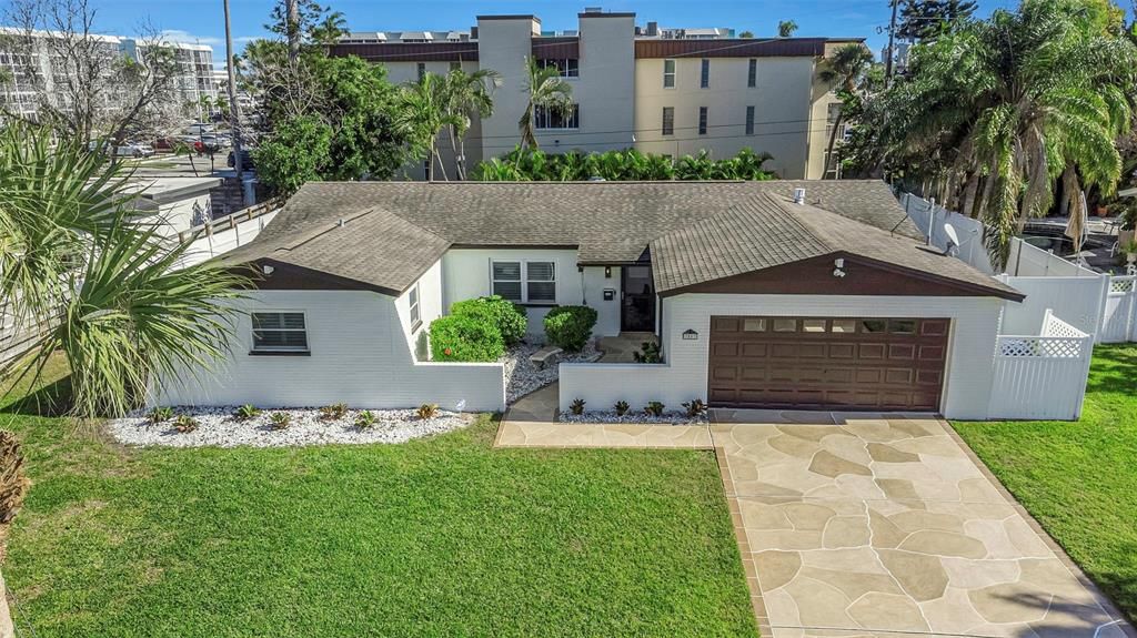 For Sale: $549,999 (3 beds, 2 baths, 1680 Square Feet)