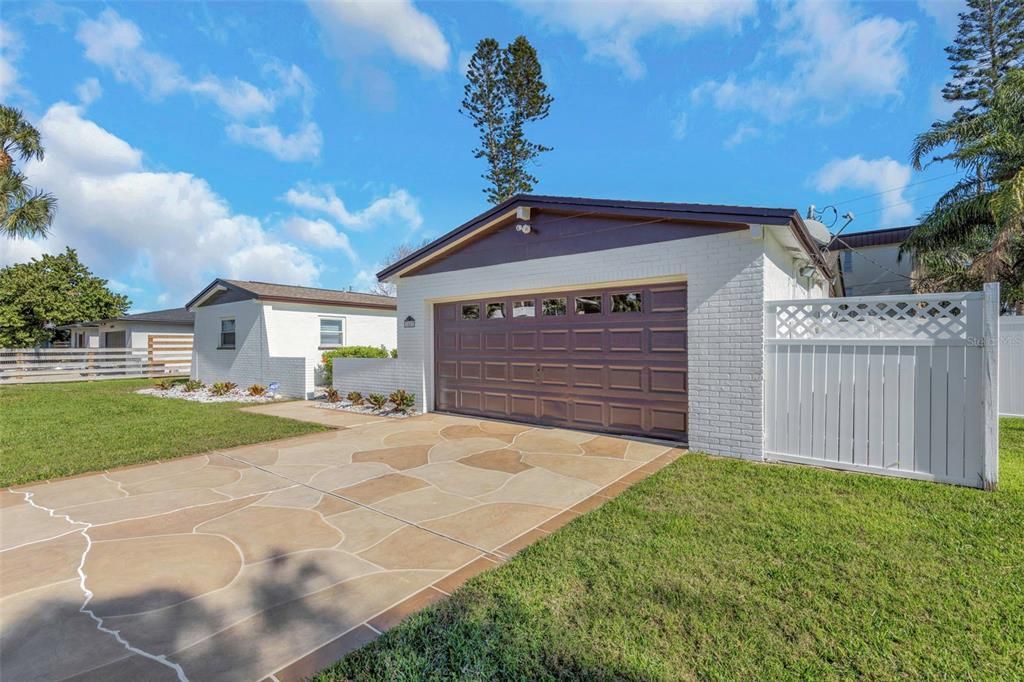 For Sale: $549,999 (3 beds, 2 baths, 1680 Square Feet)