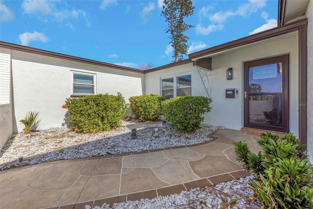 For Sale: $549,999 (3 beds, 2 baths, 1680 Square Feet)