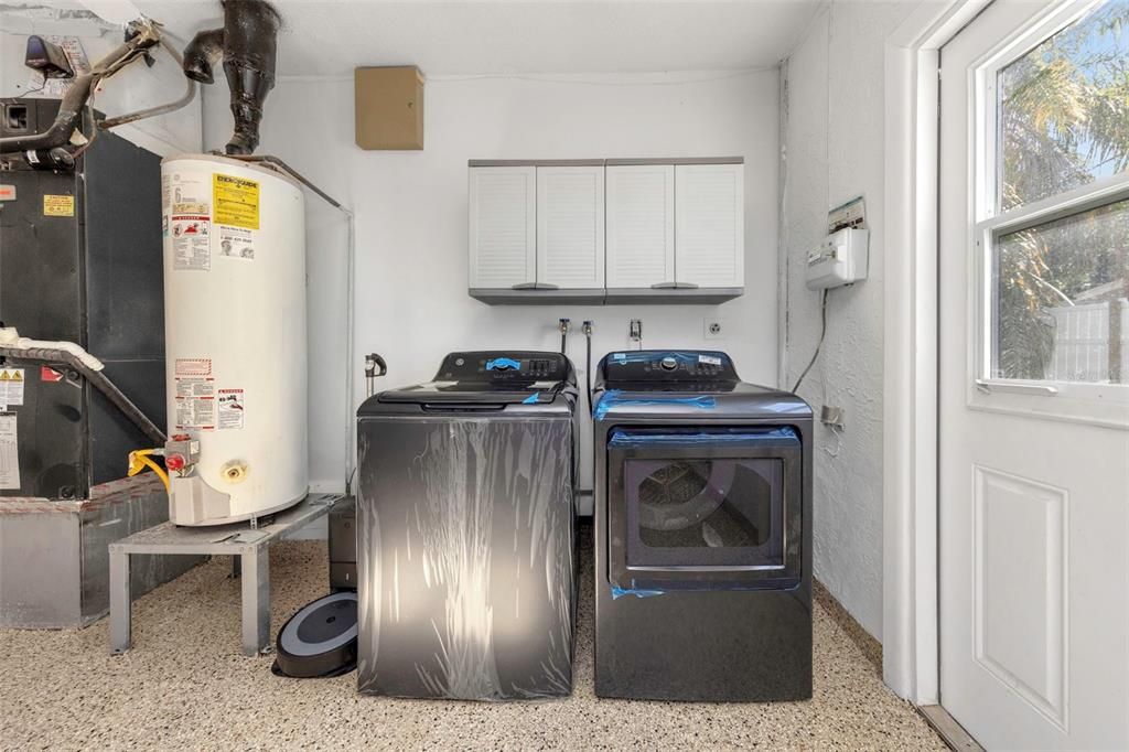 For Sale: $549,999 (3 beds, 2 baths, 1680 Square Feet)